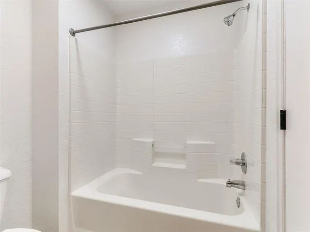 Photo 3 — 3504 Quail Run Drive, Moore, OK 73160