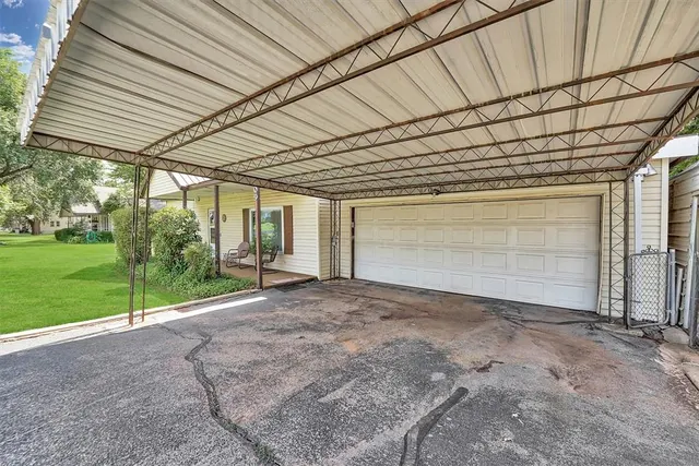 Photo 4 — 409 S McDonald Street, Dill City, OK 73641