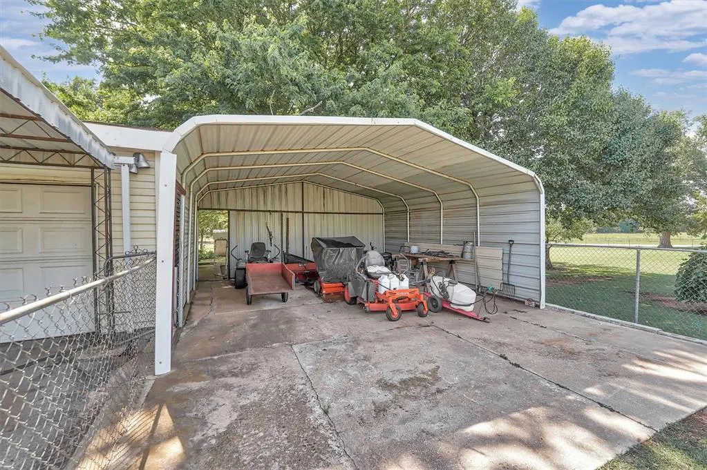 Photo 5 — 409 S McDonald Street, Dill City, OK 73641