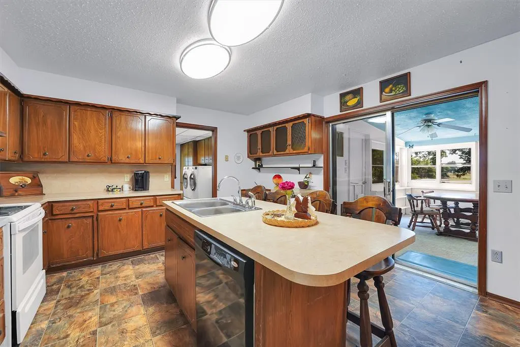 Photo 12 — 409 S McDonald Street, Dill City, OK 73641