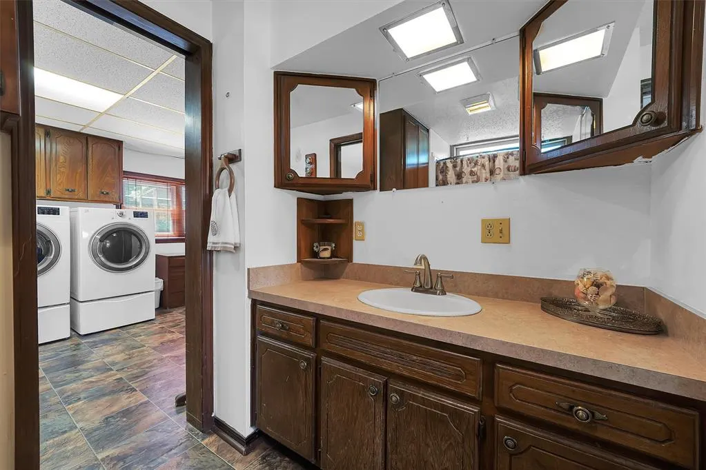 Photo 19 — 409 S McDonald Street, Dill City, OK 73641