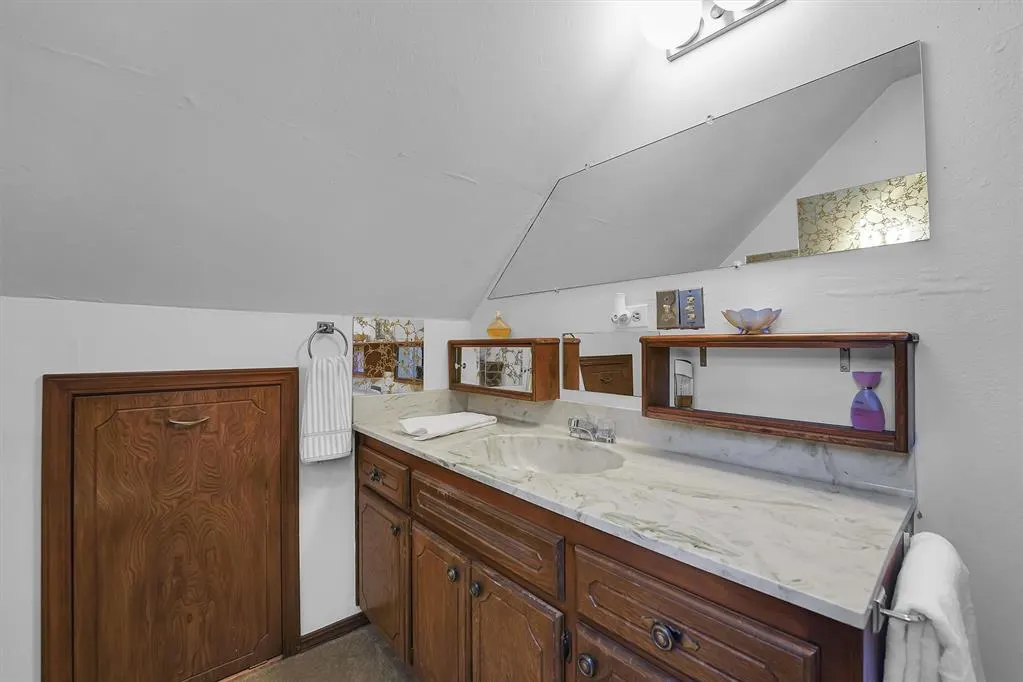 Photo 25 — 409 S McDonald Street, Dill City, OK 73641