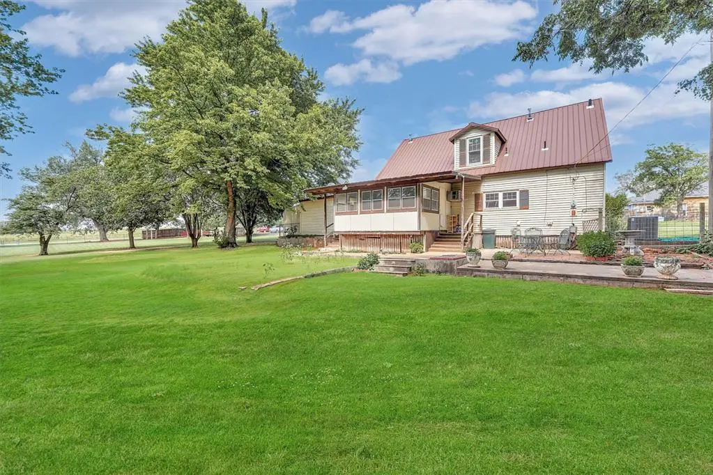 Photo 40 — 409 S McDonald Street, Dill City, OK 73641