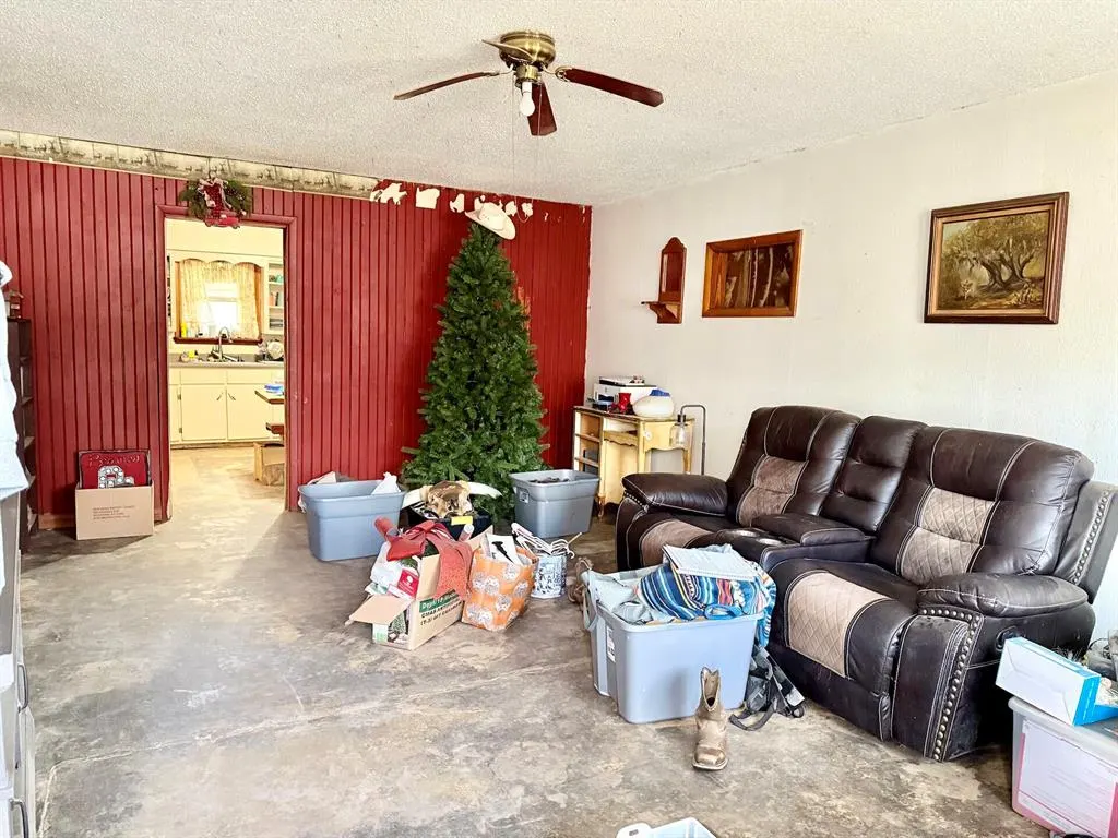 Photo 3 — 723 SE Avenue H, Idabel, OK 74745