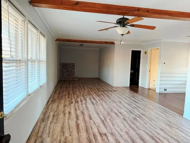 Photo 3 — 1329 W Thompson Avenue, Enid, OK 73703