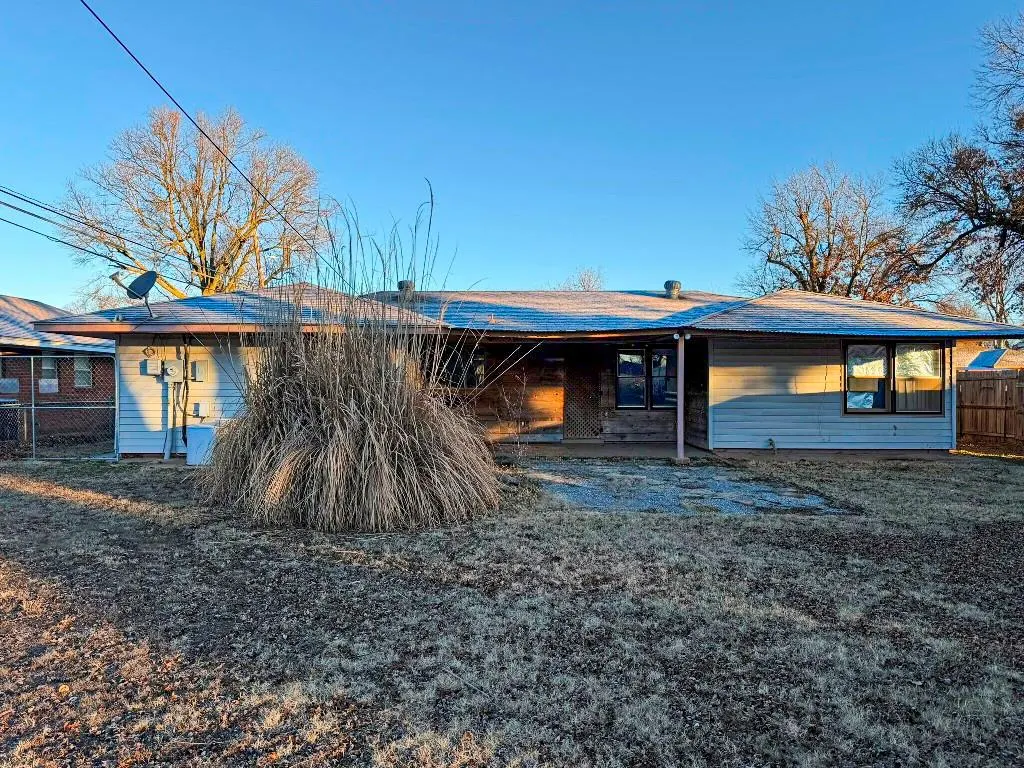 Photo 14 — 1329 W Thompson Avenue, Enid, OK 73703