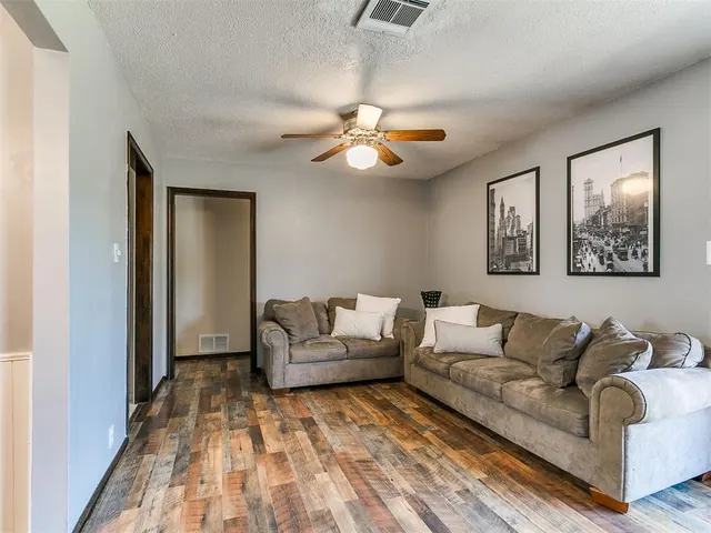Photo 8 — 1712 Chamblee Drive, Norman, OK 73071