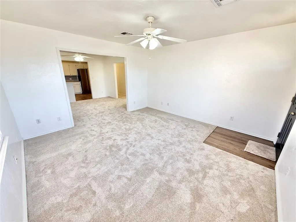 Photo 8 — 1102 N Lee Street, Altus, OK 73521