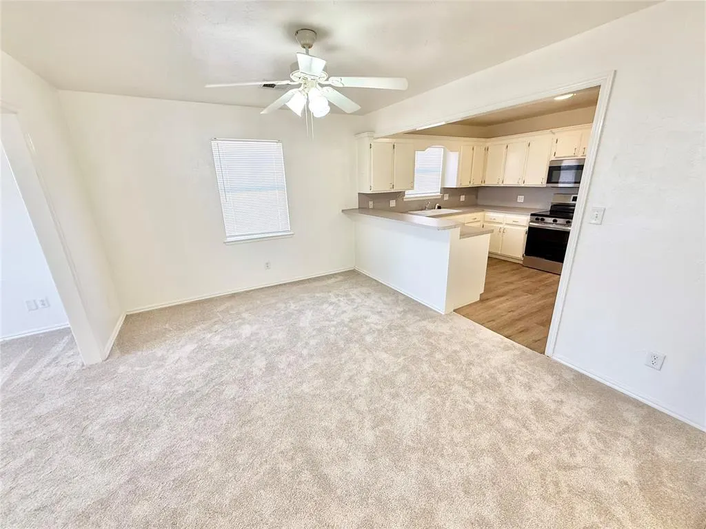 Photo 11 — 1102 N Lee Street, Altus, OK 73521