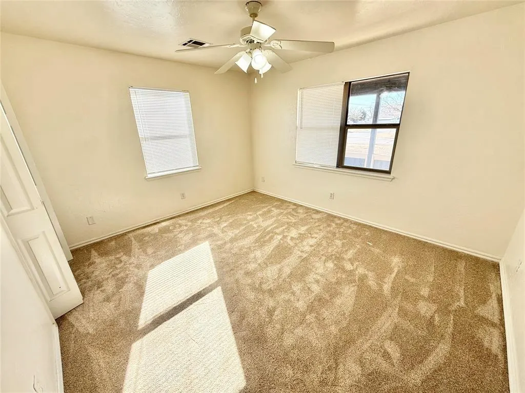 Photo 13 — 1102 N Lee Street, Altus, OK 73521