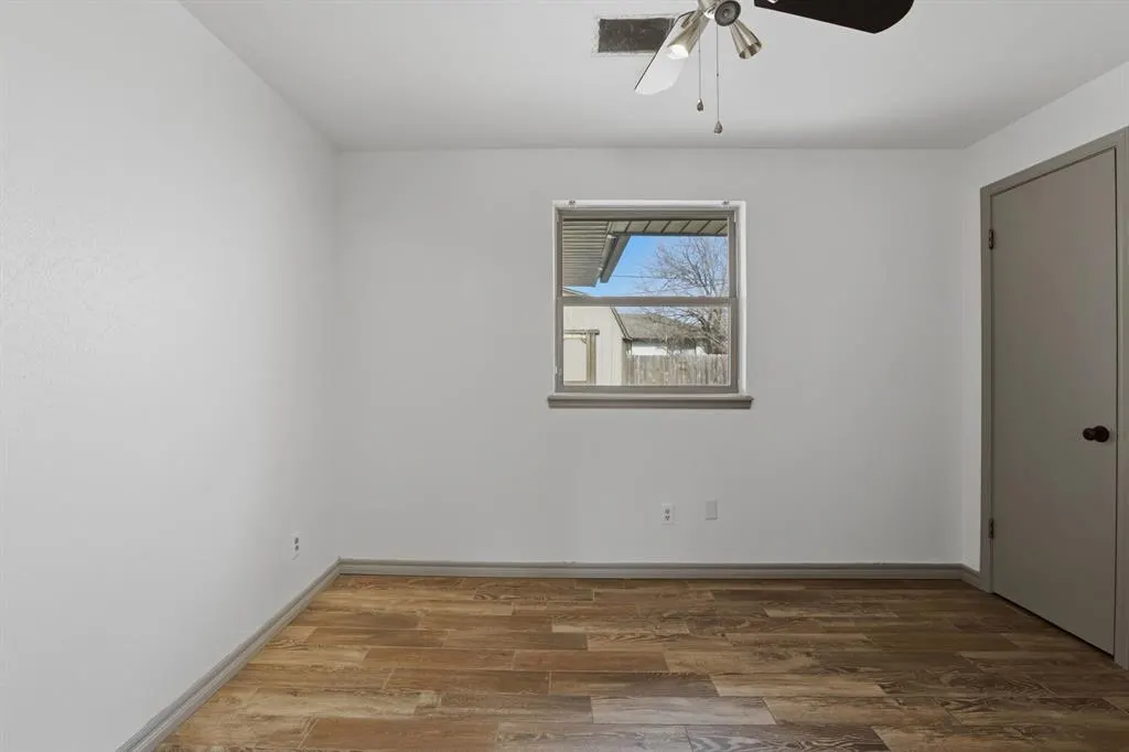 Photo 19 — 117 SW 6th Street, Moore, OK 73160