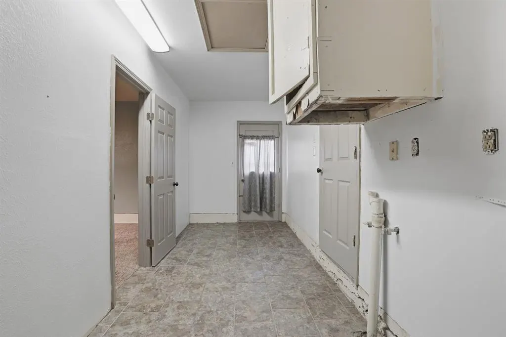 Photo 22 — 117 SW 6th Street, Moore, OK 73160