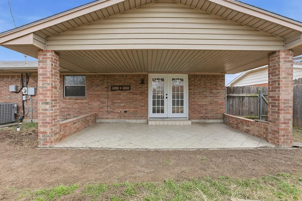Photo 25 — 117 SW 6th Street, Moore, OK 73160