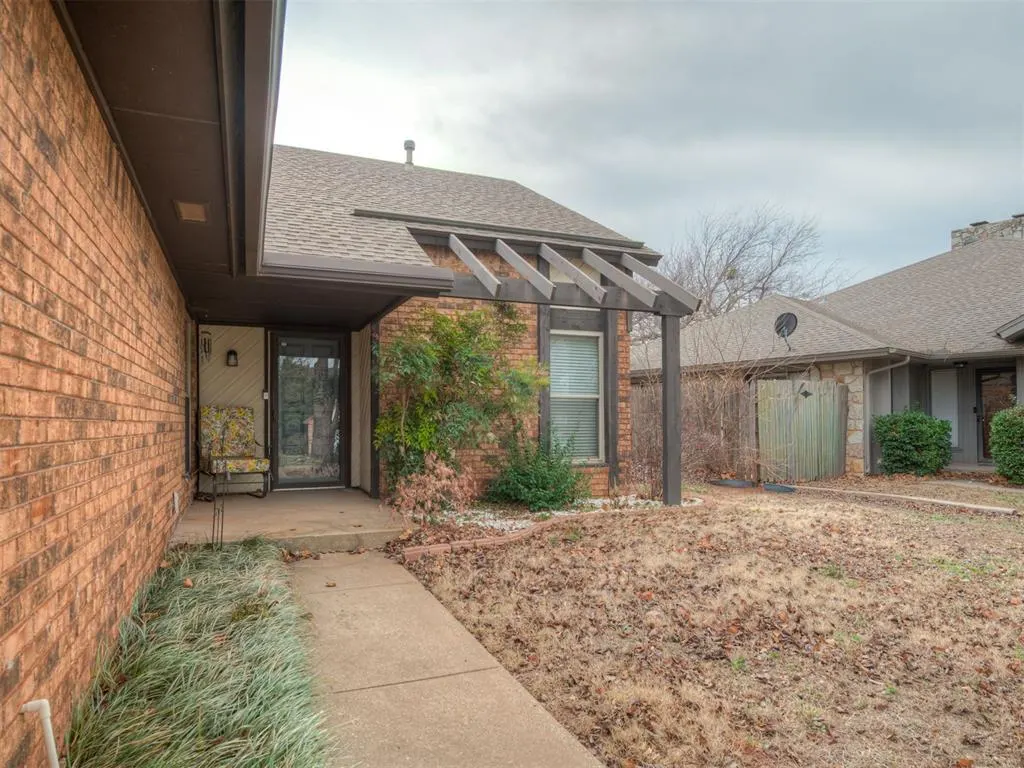 Photo 3 — 2622 N Silvertree Street, Oklahoma City, OK 73120