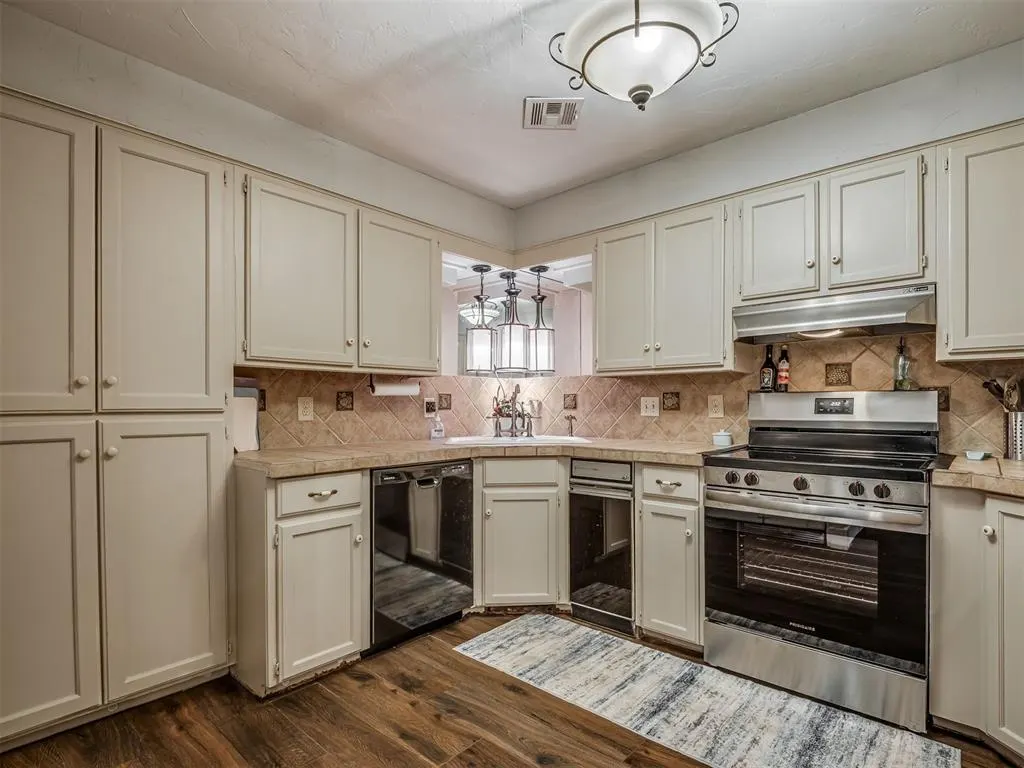 Photo 9 — 2622 N Silvertree Street, Oklahoma City, OK 73120