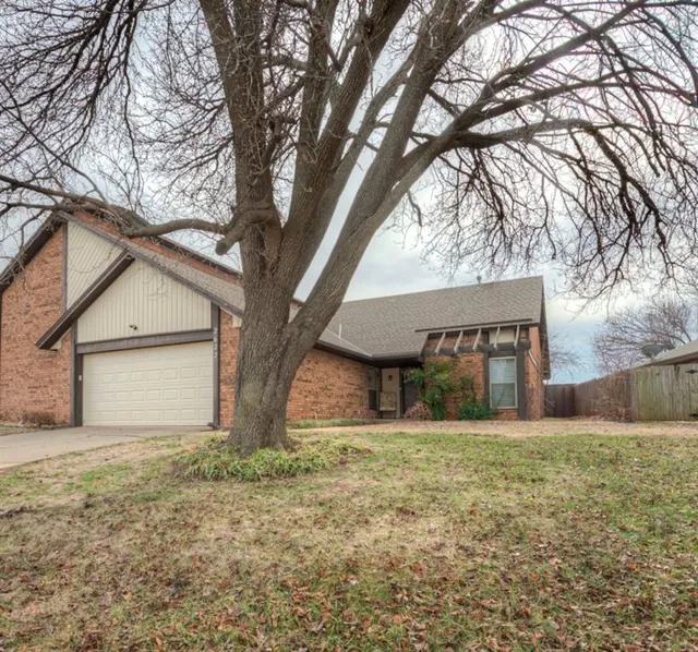 Photo 2 — 2622 N Silvertree Street, Oklahoma City, OK 73120