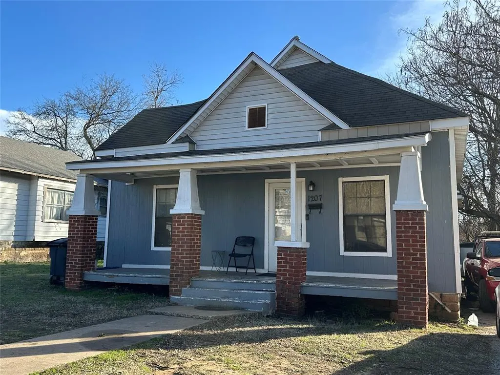 Photo 2 — 1207 E 10th Street, Shawnee, OK 74801