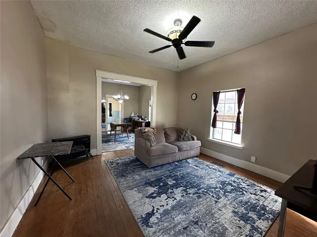 Photo 3 — 1207 E 10th Street, Shawnee, OK 74801