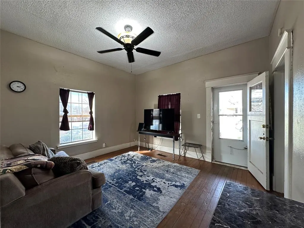 Photo 4 — 1207 E 10th Street, Shawnee, OK 74801