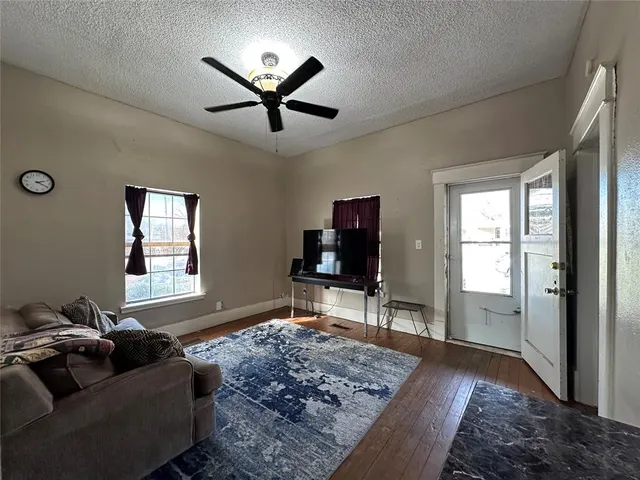 Photo 4 — 1207 E 10th Street, Shawnee, OK 74801