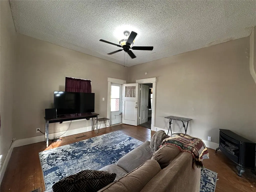 Photo 5 — 1207 E 10th Street, Shawnee, OK 74801