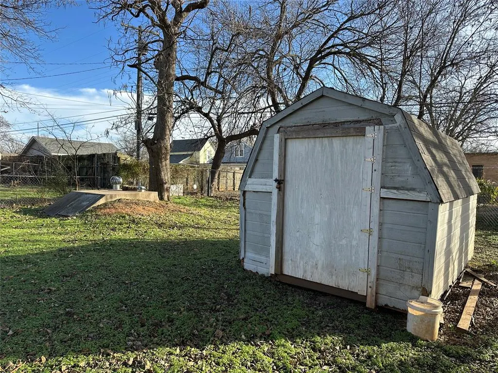 Photo 27 — 1207 E 10th Street, Shawnee, OK 74801