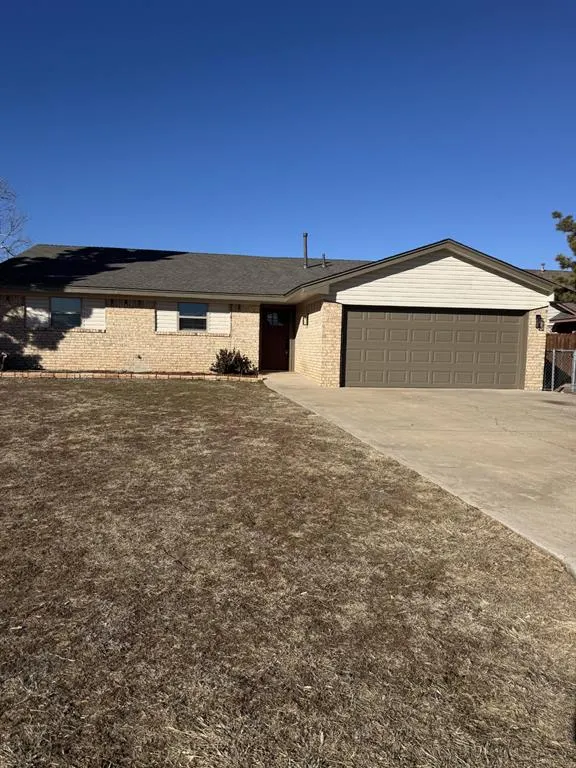 Front exterior — 2101 Galaxy Drive, Altus, OK 73521