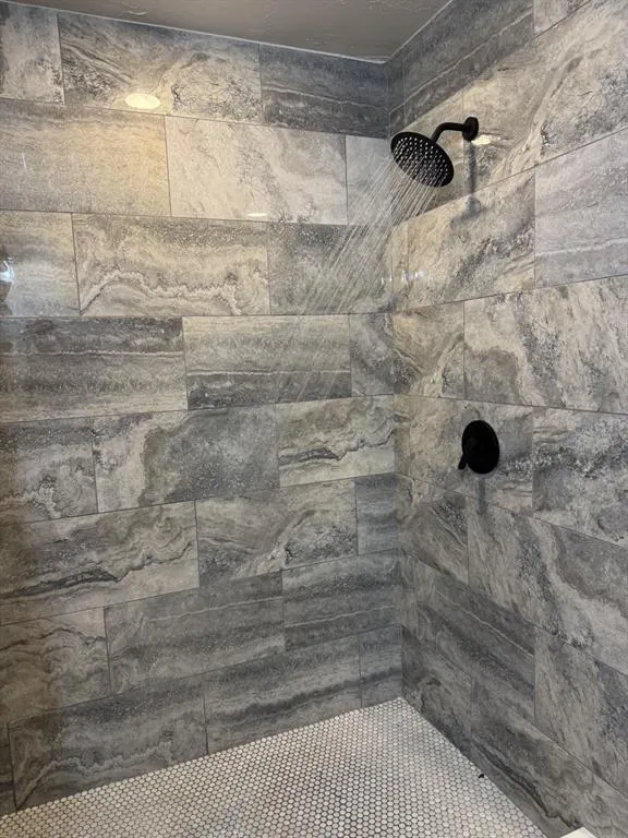 Photo 13 — 2101 Galaxy Drive, Altus, OK 73521