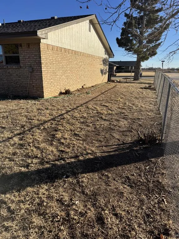 Photo 20 — 2101 Galaxy Drive, Altus, OK 73521