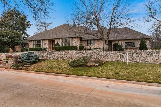 Photo 2 — 1248 Davinbrook Drive, Oklahoma City, OK 73118