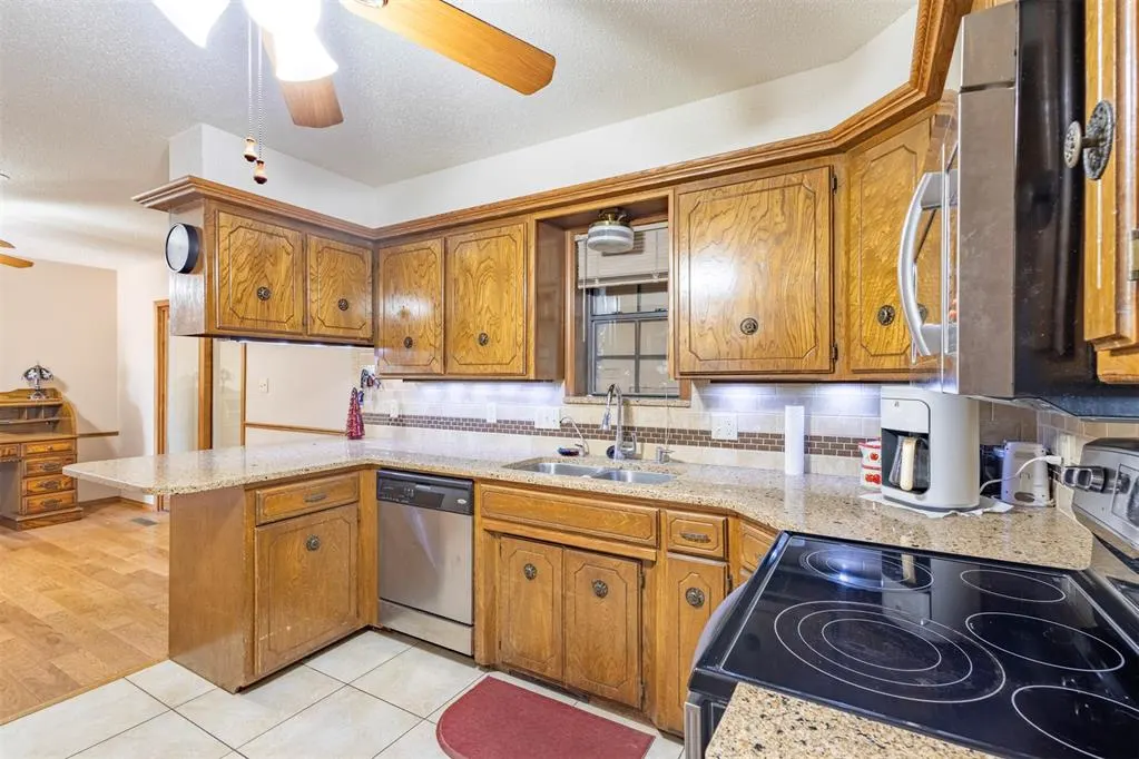 Photo 6 — 309 Connie Drive, Elk City, OK 73644