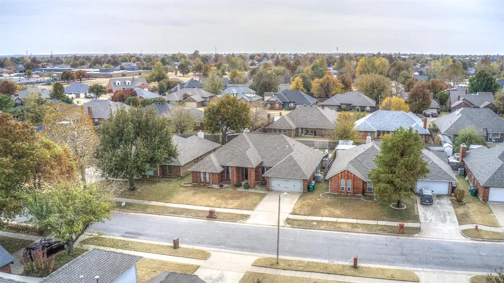 Photo 5 — 8316 NW 106th Street, Oklahoma City, OK 73162