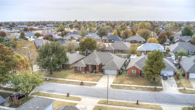 Photo 5 — 8316 NW 106th Street, Oklahoma City, OK 73162