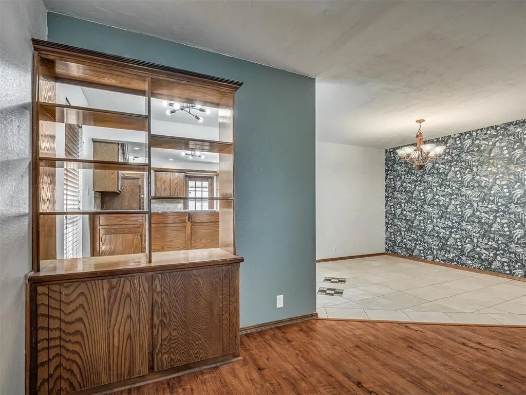 Photo 10 — 8909 Tracy Drive, Oklahoma City, OK 73132