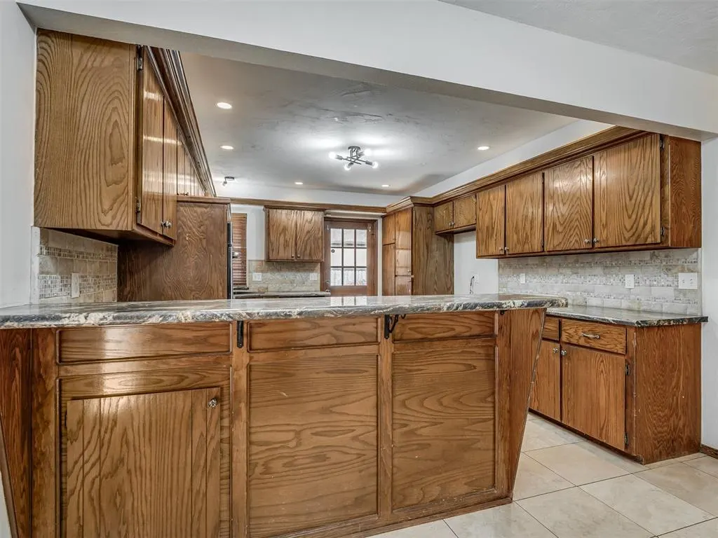 Photo 11 — 8909 Tracy Drive, Oklahoma City, OK 73132