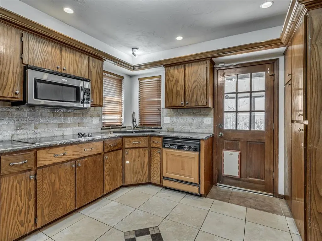 Photo 15 — 8909 Tracy Drive, Oklahoma City, OK 73132