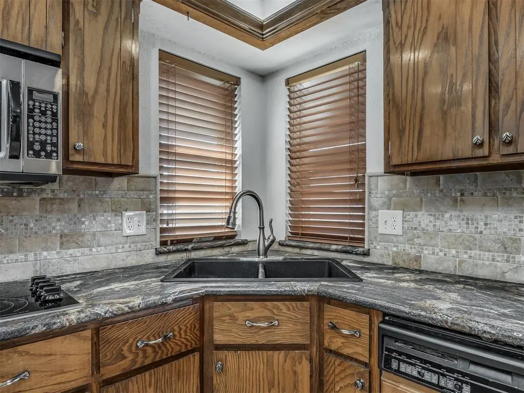 Photo 17 — 8909 Tracy Drive, Oklahoma City, OK 73132