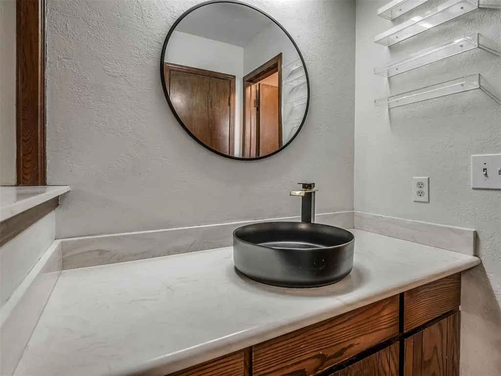 Photo 32 — 8909 Tracy Drive, Oklahoma City, OK 73132