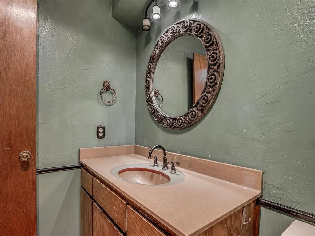 Photo 40 — 8909 Tracy Drive, Oklahoma City, OK 73132