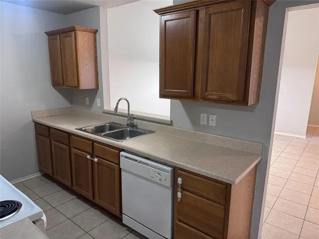 Photo 5 — 2525 W Oklahoma Avenue, Guthrie, OK 73044