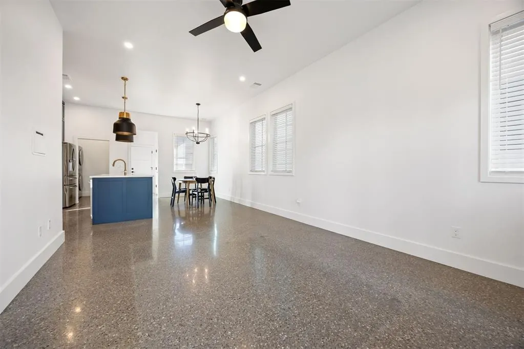 Photo 7 — 966 Hangar Drive, Oklahoma City, OK 73108