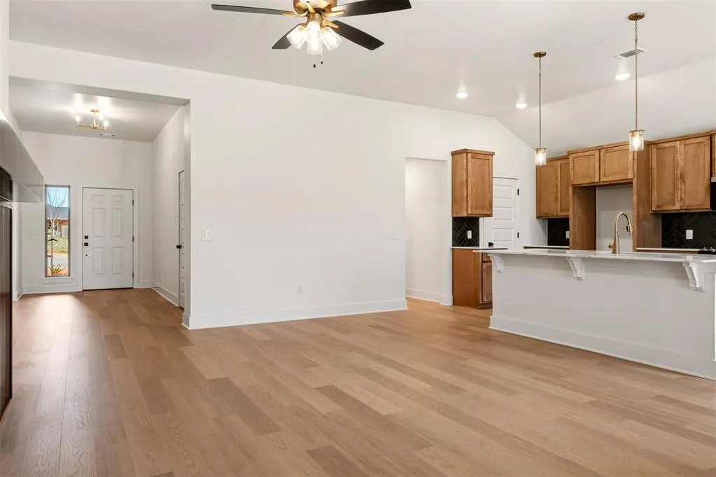 Photo 7 — 13216 SW 8th Street, Yukon, OK 73099