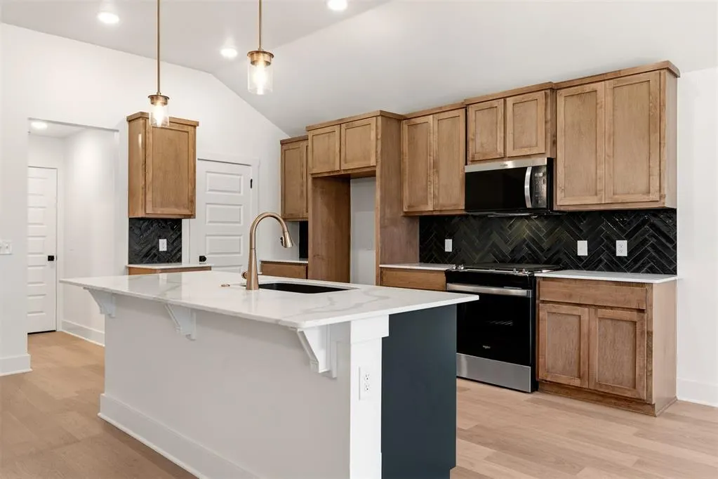 Photo 16 — 13216 SW 8th Street, Yukon, OK 73099