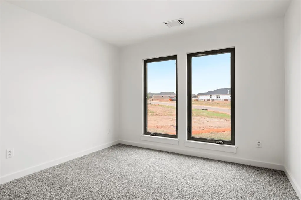 Photo 19 — 13216 SW 8th Street, Yukon, OK 73099