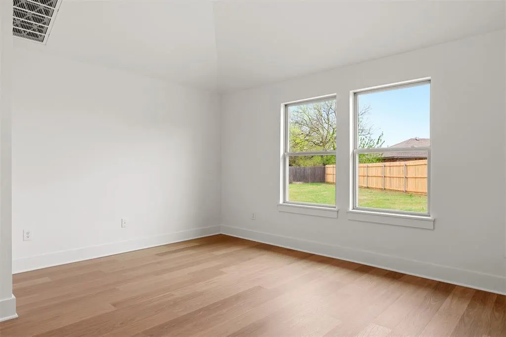 Photo 26 — 13216 SW 8th Street, Yukon, OK 73099