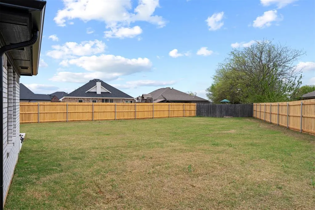 Photo 38 — 13216 SW 8th Street, Yukon, OK 73099