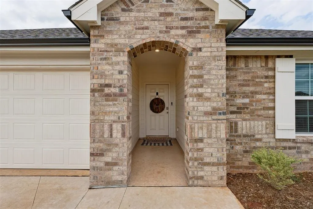 Photo 4 — 9049 NW 149th Street, Yukon, OK 73099