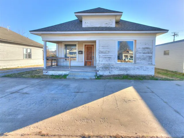 Front exterior — 1628 Linwood Boulevard, Oklahoma City, OK 73106
