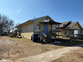 Sold home at 7 E Farrall