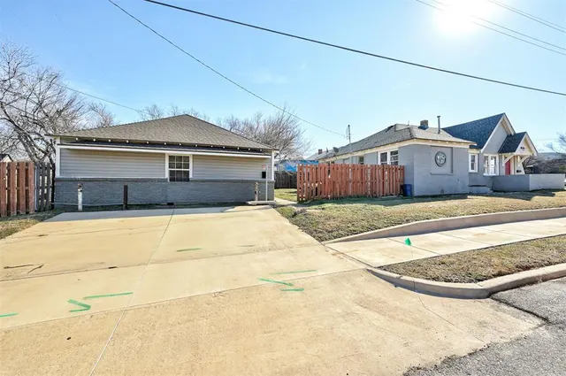 Photo 3 — 1801 E Madison Street, Oklahoma City, OK 73111